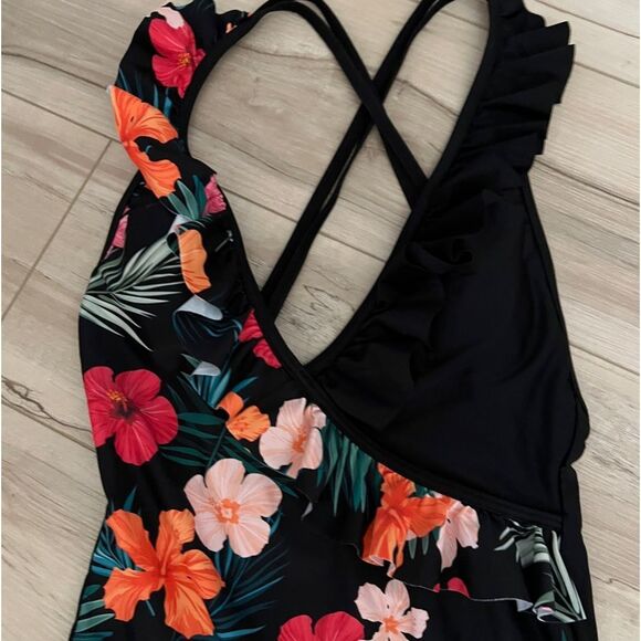 NWT tropical floral Cupshe swimsuit Size Small - Picture 7 of 7